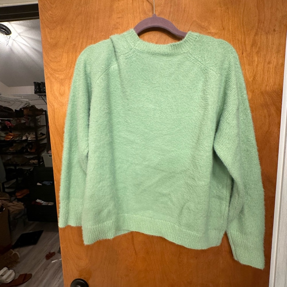 Main Strip Eyelash Sweater